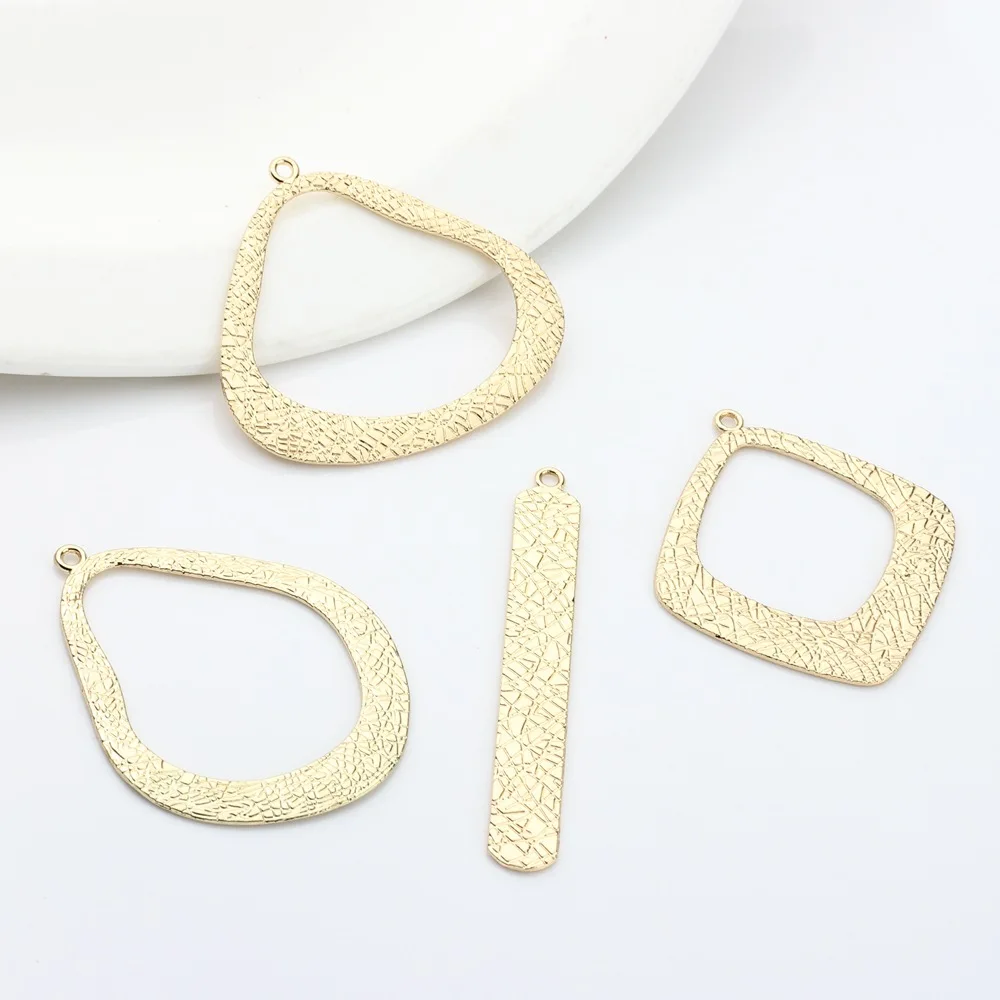 

Zinc Alloy Gold Creative Triangle Bar-Type Hollow Charms Pendant 10pcs/lot For DIY Fashion Necklace Jewelry Making Accessories
