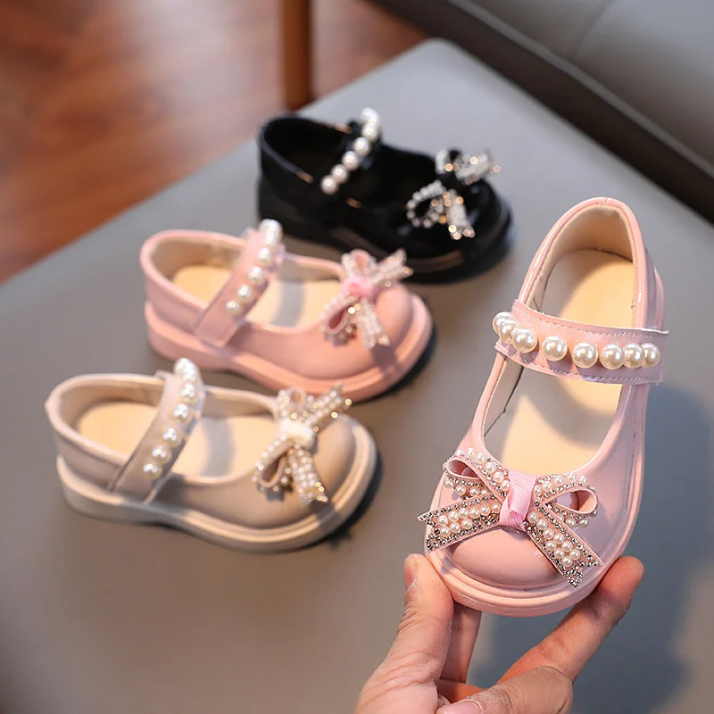 

Girls Shoes 2022 Spring New Children's Casual Fashion Little Princess Flat Spring Diamond-studded Pearl Bow Shallow PU Non-slip