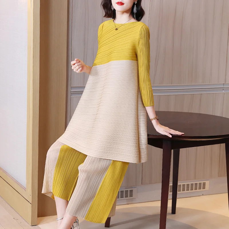 

Miyake pleated suit women's 2022 summer new solid color fashion casual loose large size age-reducing two-piece women's clothing