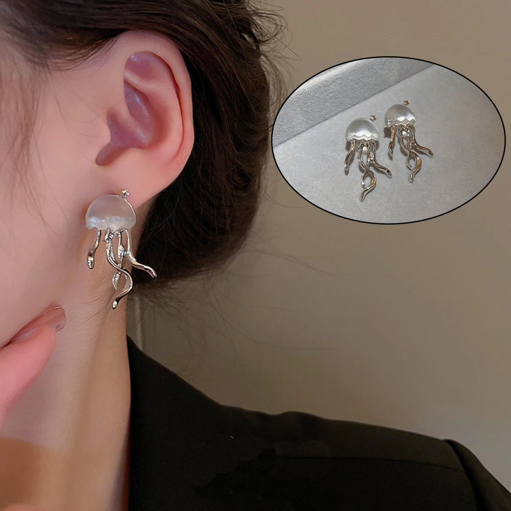 Fashion Design Floating Jellyfish Matte Crystal Earrings 2023 Korean Creativity Personality Female Stud Earrings Jewelry