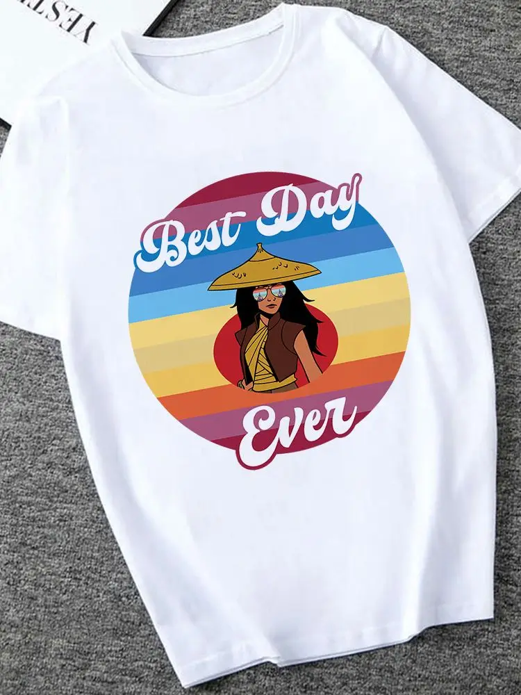 Футболка женская Дисней Покахонтас с солнцезащитными очками принцесса новые