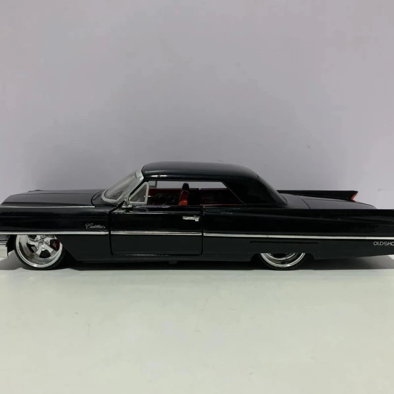 1:24 1963 Cadillac High Simulation Diecast Car Metal Alloy Model Car Toys for Children Gift Collection enlarge