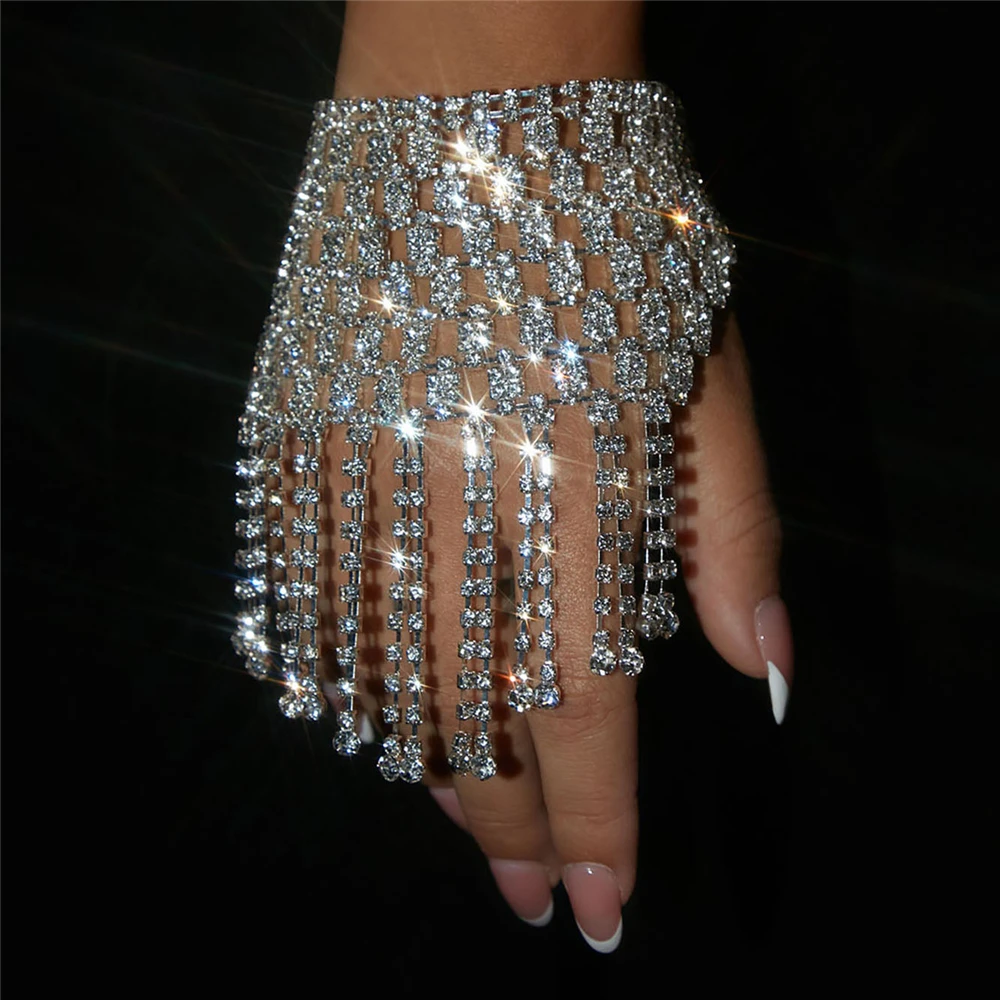 

New Luxury Super Flash Rhinestone Long Tassel Pendant Bracelet Ladies Personality Fashion Crystal Hollow Hand Jewelry Claw Chain