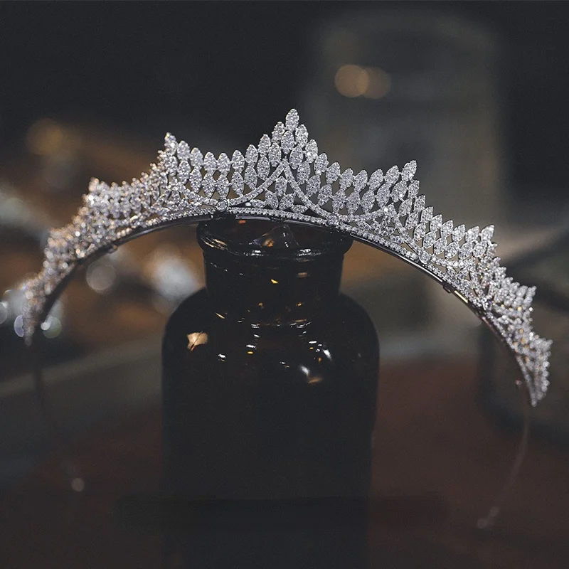 

Simple High-End Hair Accessories Bridal Wedding Headdress Zircon Crown Sample Ornament Wedding Accessories Crown