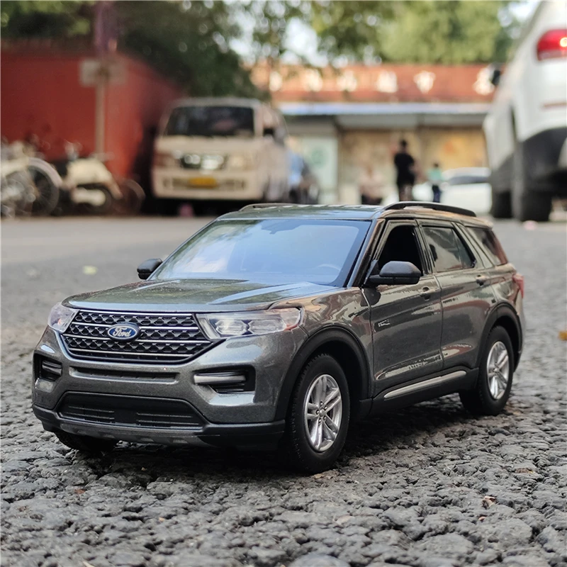 

1:24 FORD EXPLORER XLT SUV Alloy Car Model Diecasts Metal Toy Off-road Vehicles Car Model High Simulation Collection Kids Gifts
