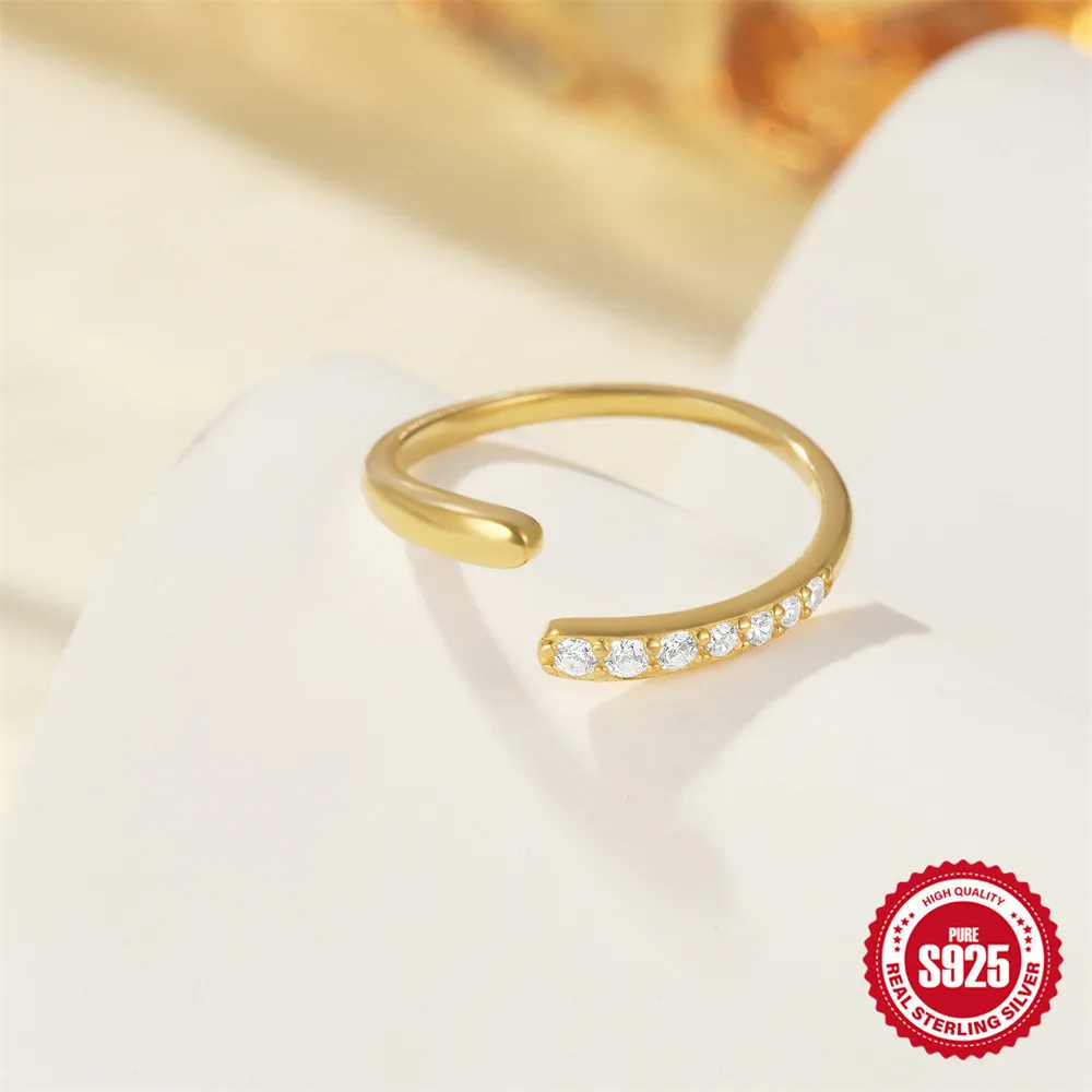 Женское Открытое кольцо из серебра 925 пробы с фианитами