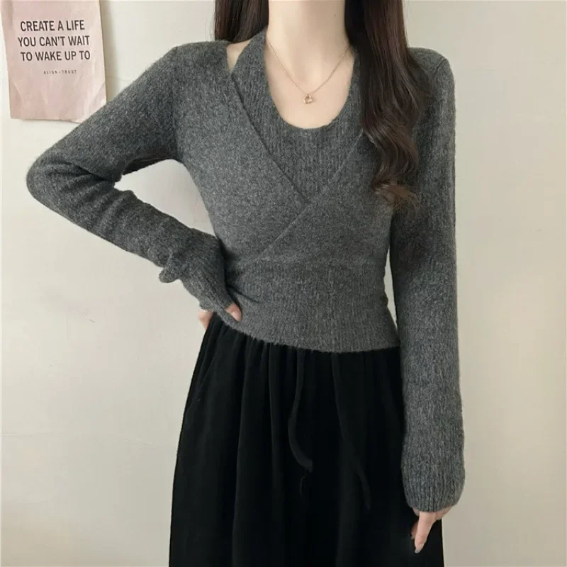 Design SensibilityNiche Two-Piece Illusion Sweater Long Sleeve Knitted Top Women's Autumn 2024 New Popular Pure Desire Cropped T