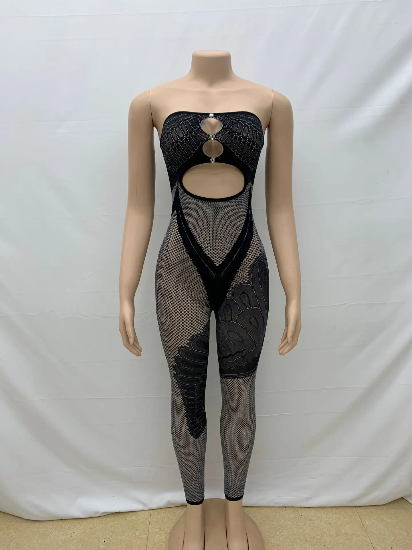 Женский трикотажный комбинезон без бретелек однотонный сетчатый Облегающий