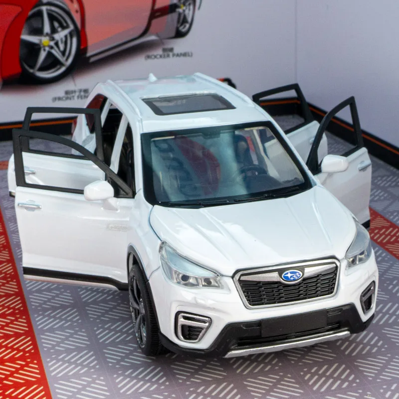 Фото Модель автомобиля Subaru 1:30 из сплава, с открывающимися дверями с обеих сторон, а также открывающимися передним капотом и дверью багажника. №4