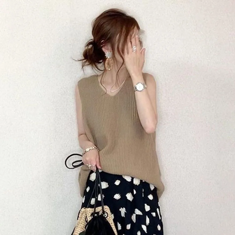 

Korean Knitted Vests Women Top V-neck Solid Tank Fashion Female Sleeveless Casual Tops 2022 Summer Knit Woman Shirt Gilet Femme