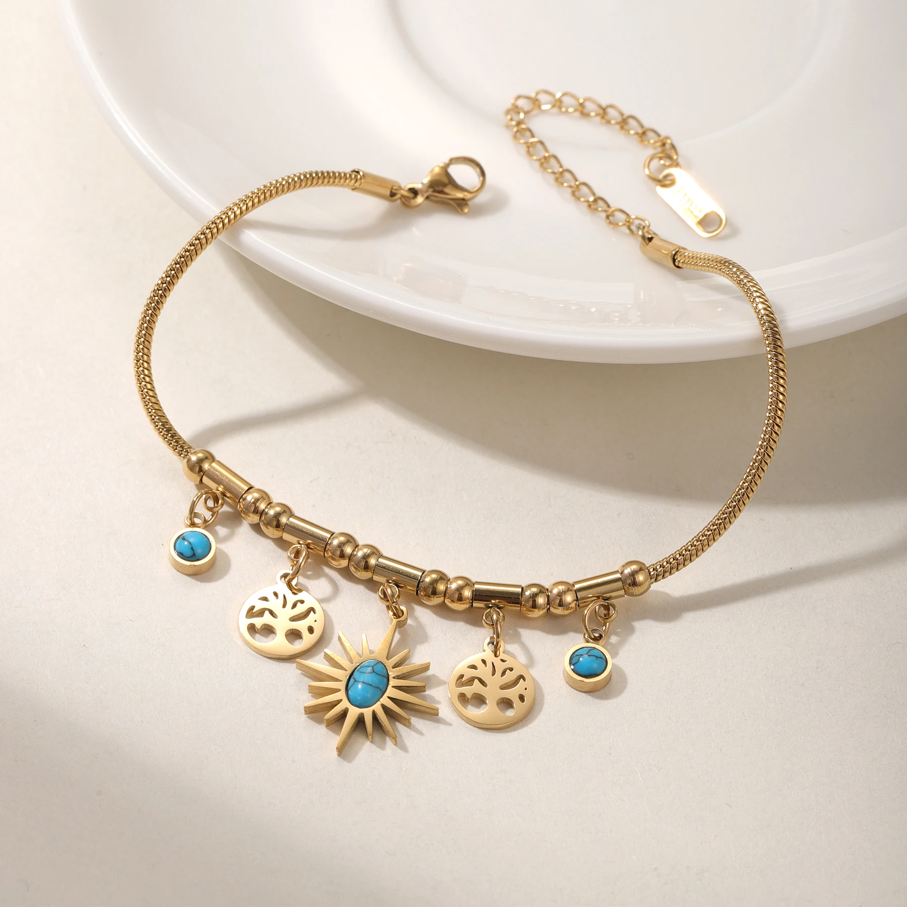 Персонализированный браслет морской тематики из камня-ракушки золотой в стиле