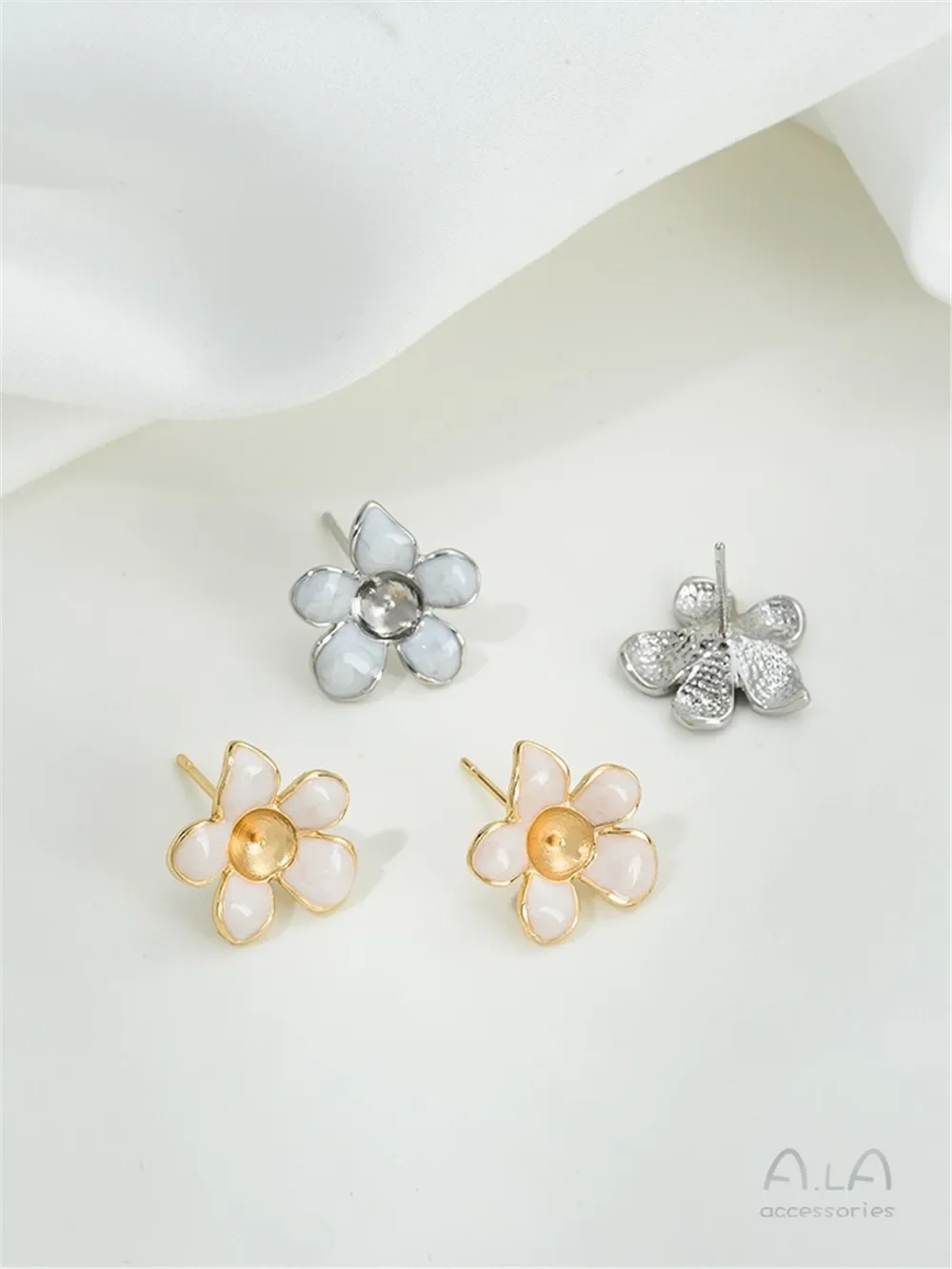 14-каратное золото маленькие цветочные серьги из бисера с капающим маслом и