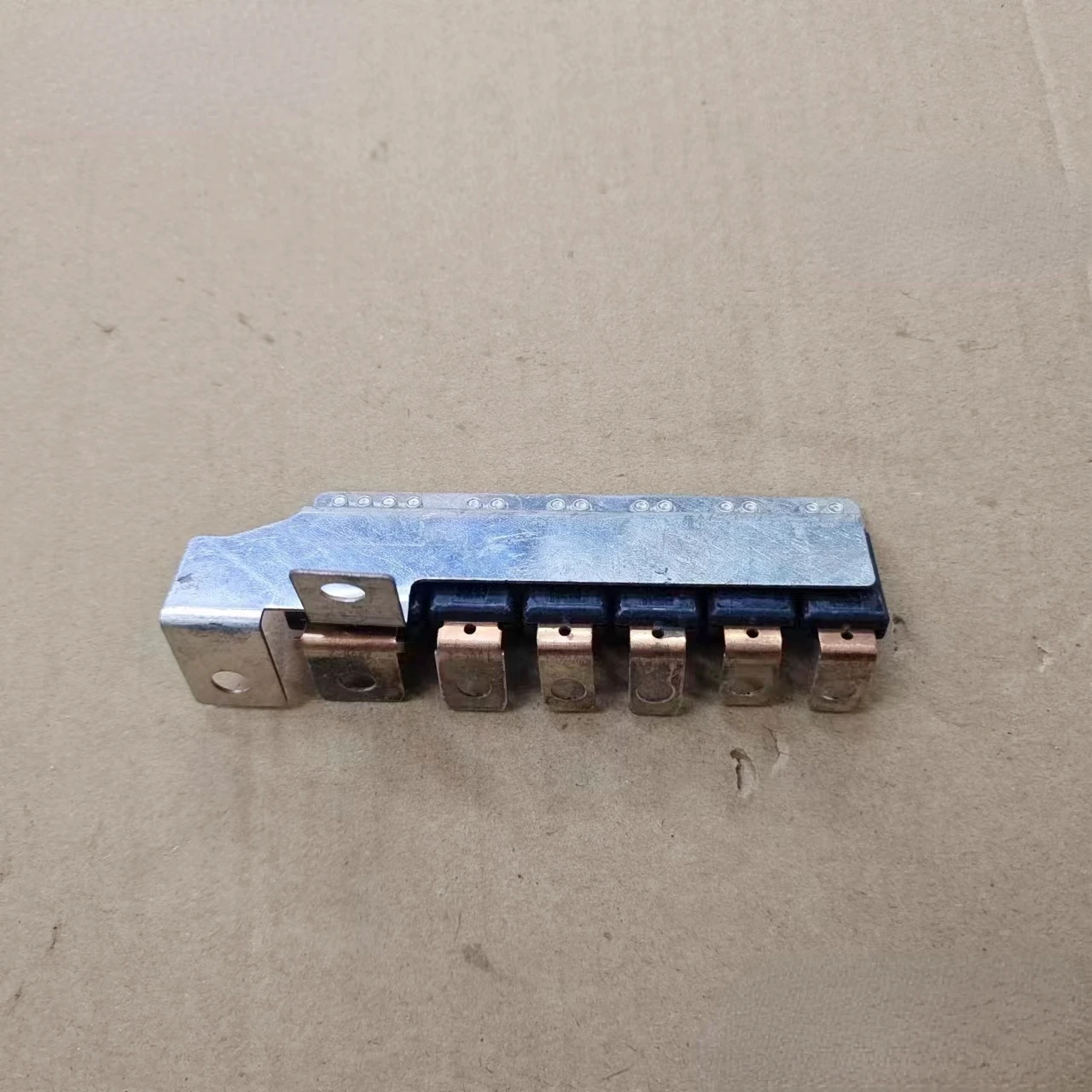 Блок предохранителей для борурда BX3/BX5/BX6/BX7/BX7 TS/BXi7