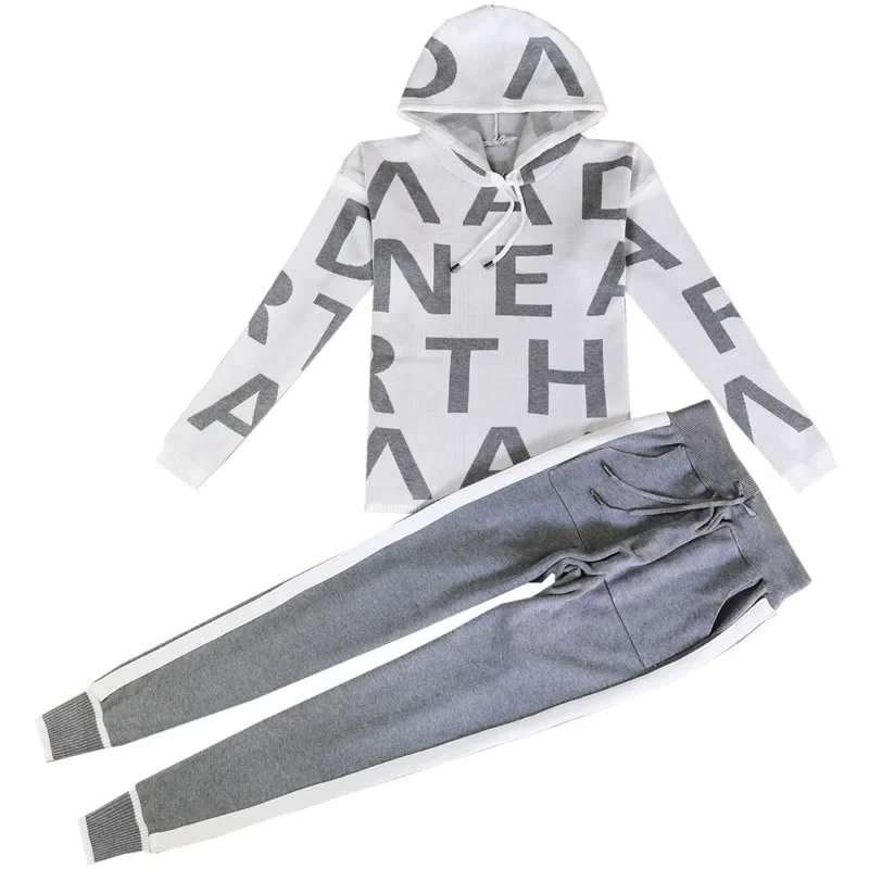 Мусульманский спортивный костюм женский трикотажный с надписью свитер