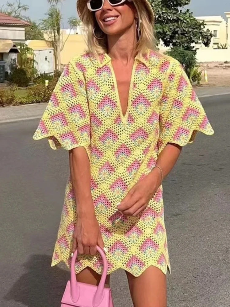 

2023 Women's Openwork Diamond Pattern Crochet Knitted Dress Fashion Embroidery Lapel Mini Knit Robe Elegant Wave Hem Clubwear