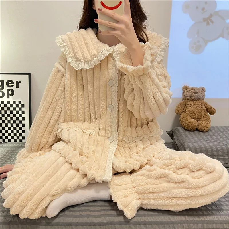 2022 New Ladies' Winter coral velvet lovely warm Ladies' Nightgown with velvet cardigan flannel house suit Ladies