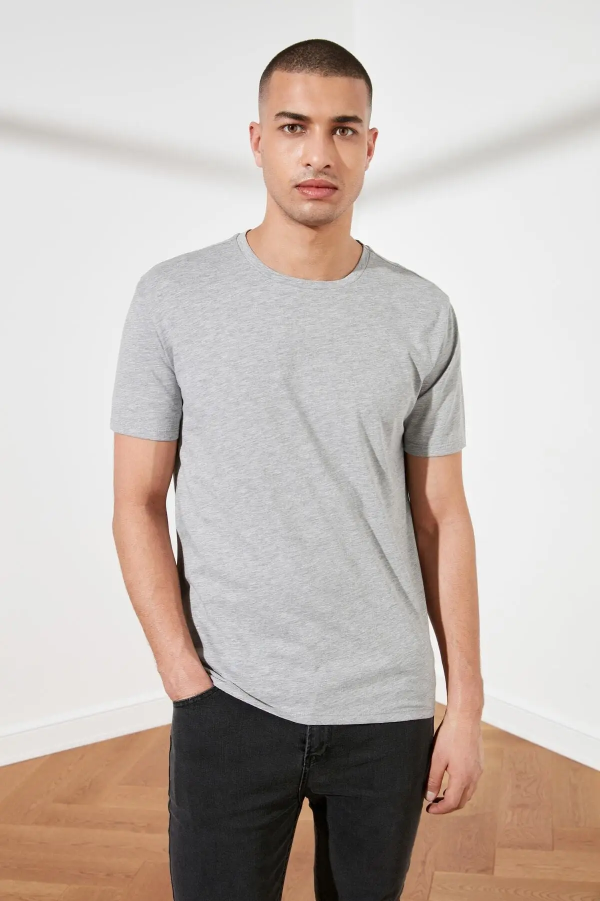 

Trendyol Male 3'l Basic Package-Slim Fit Bike Collar Short Sleeve T-Shirt TMNSS21TS1089