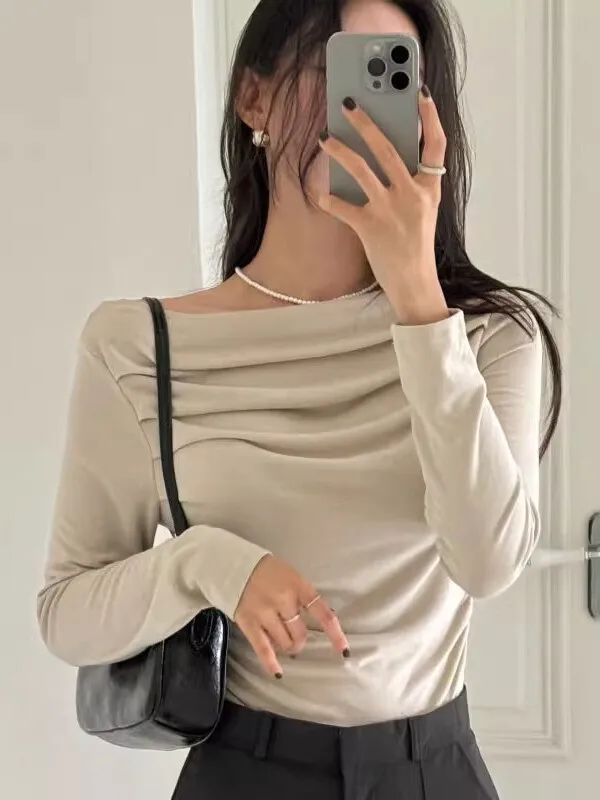 Женская футболка с воротником-лодочкой длинным рукавом и открытыми плечами