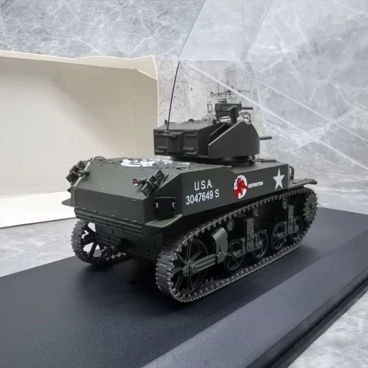 Фото Модель танка M5A1 LIGHT 1944 в масштабе 1/43 (основной корпус из сплава + пластиковые детали) №3