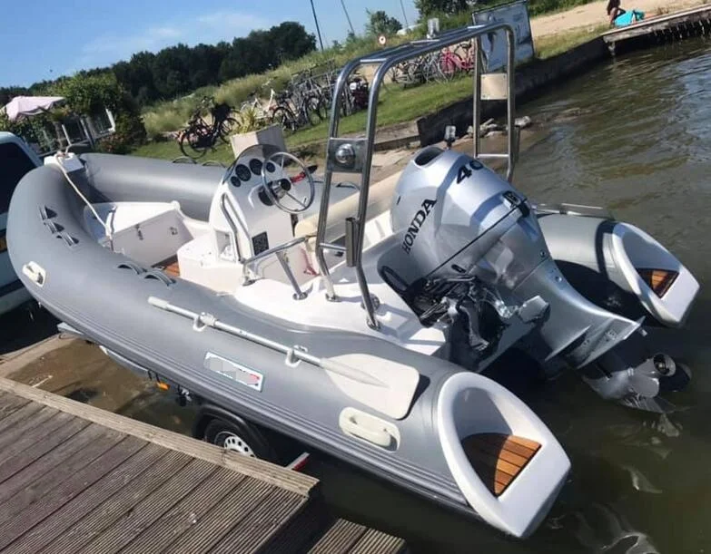 Фото Надувная лодка RIB класса люкс с жестким корпусом из стекловолокна, 430 см, с сертификатом CE, по заводской цене №5