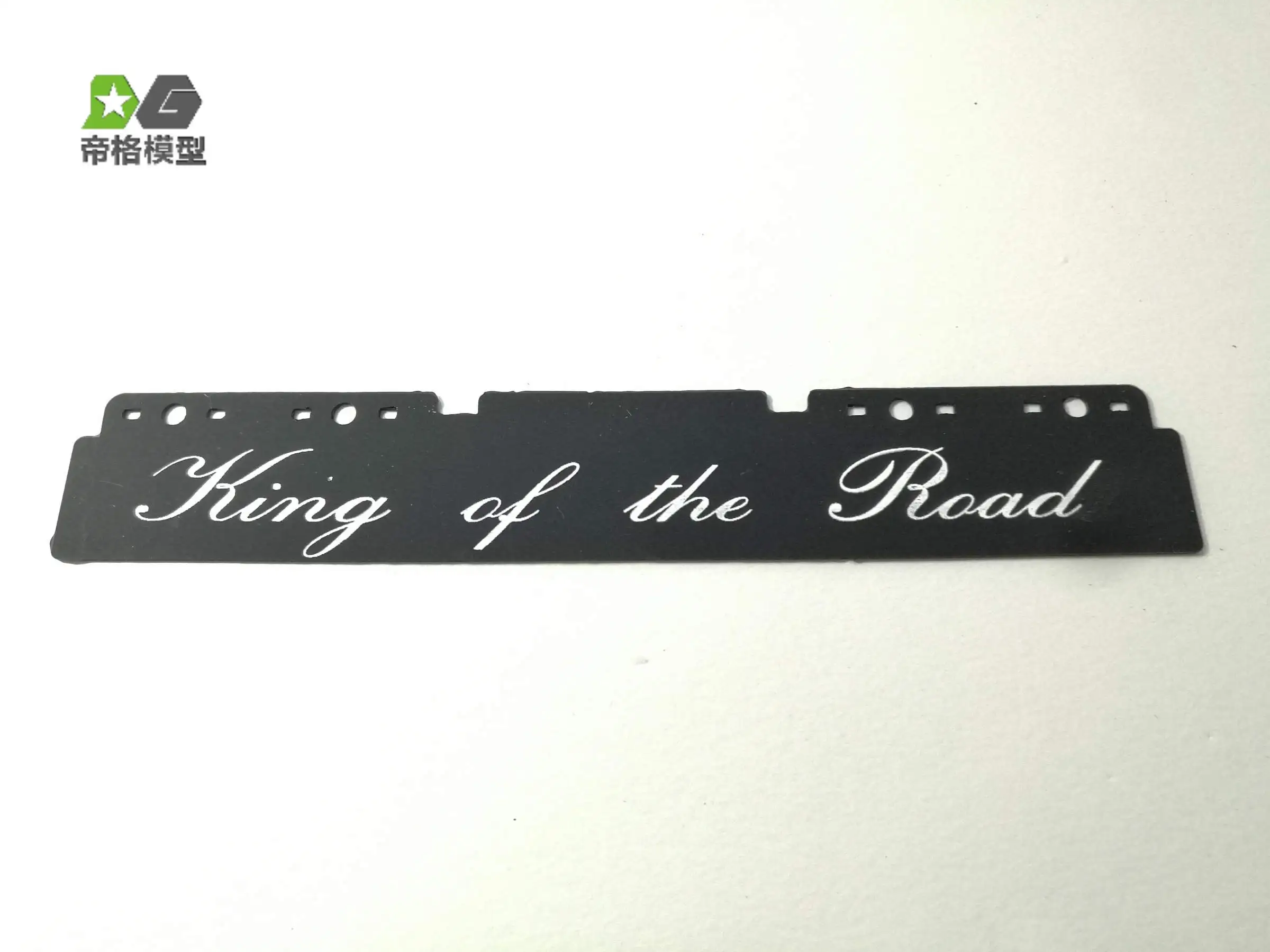 Продажа Задний фонарь DG 1/14 56357 резина для Scania Man Actros RC трактор