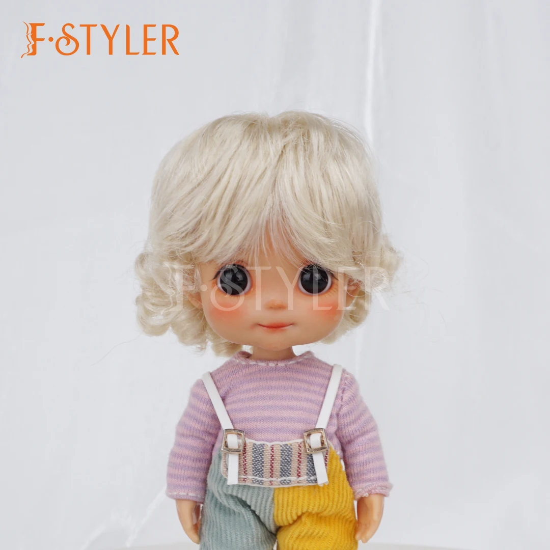Фото Парик для кукол FSTYLER 5-6 дюймов, розовый с легким золотистым оттенком, для мальчиков, синтетический мохер, милые завитки сзади, для кукол 1/8 YOSD MSD SD, аксессуары для игрушек №1
