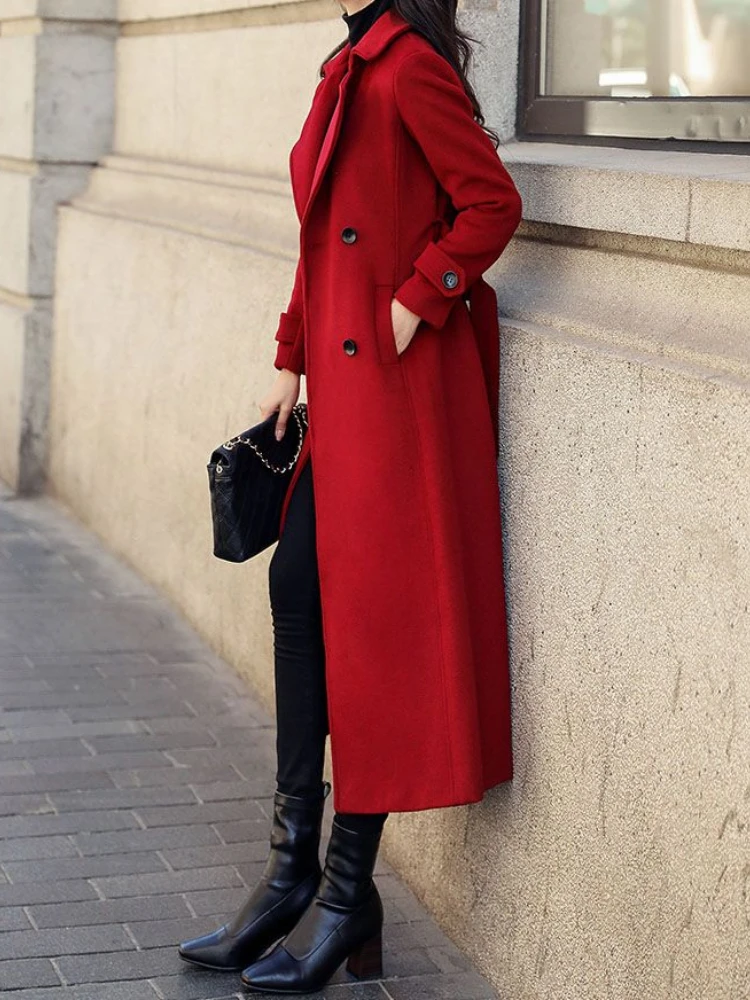 Рисунок 4 - Красное шерстяное пальто для женщин