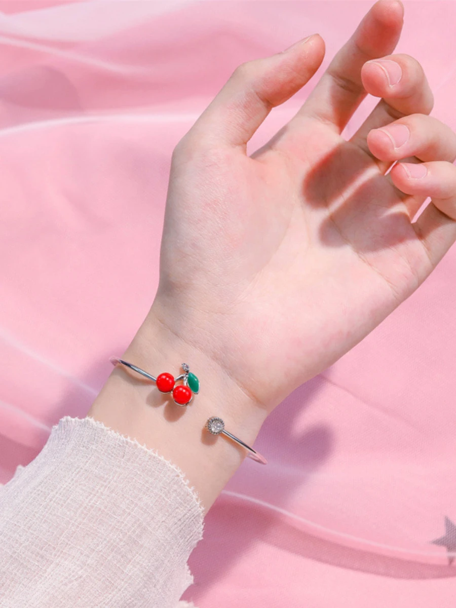 

Jane cherry bracelet female hand jewelry online celebrity young ins niche design bracelet cute Japanese soft sister