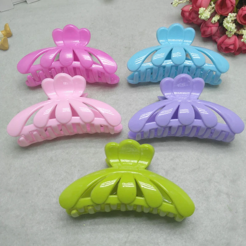

Hair Claw Butterfly Holding Crab Hair Clips Clamps Hairpins Pro Salon Fix Hair Hairdressing Section Styling Tool Random Color