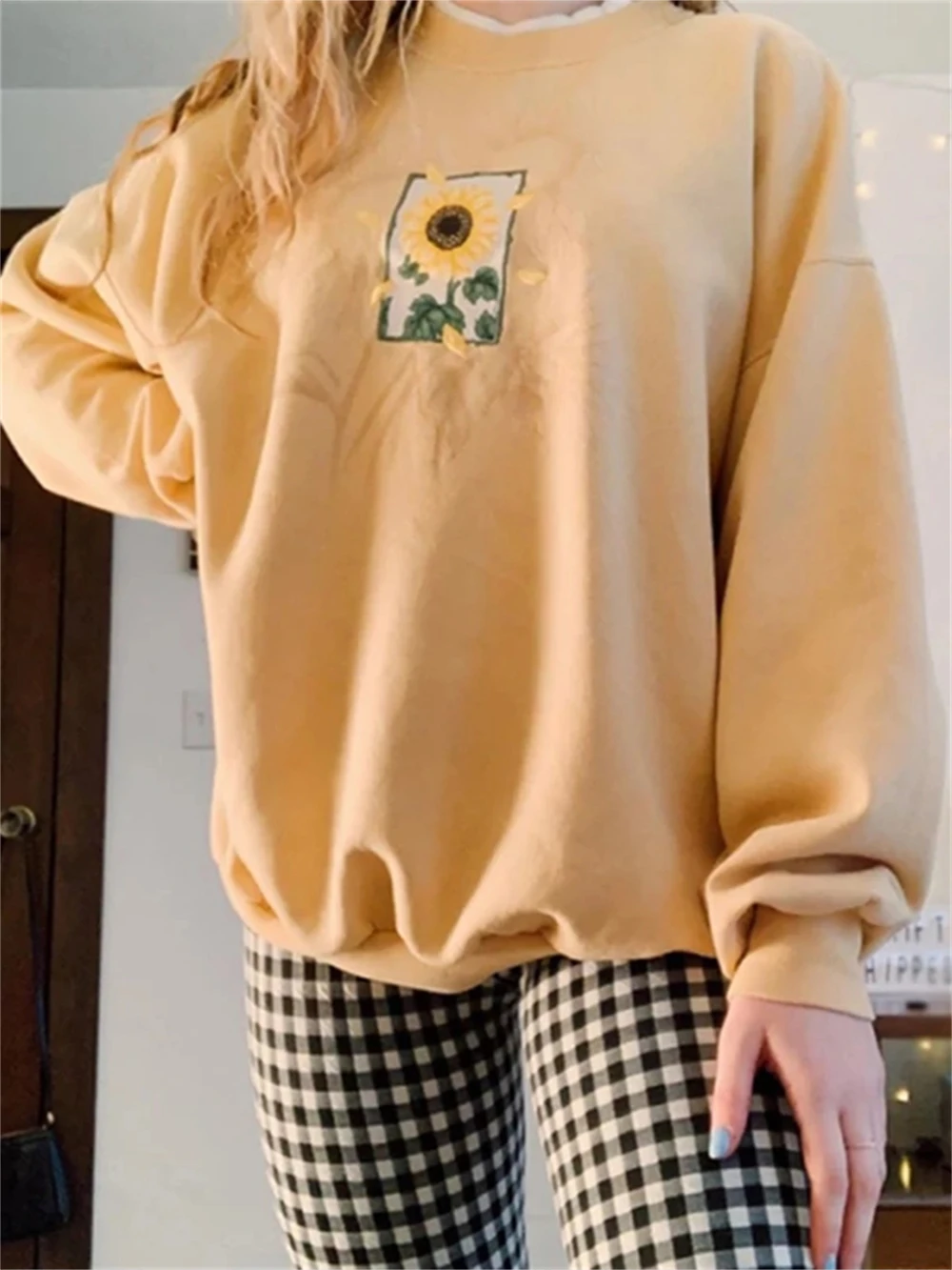 

Women's Sweatshirt With Flower Print O-Neck 2022 Autumn Winter Female Casual Cute Yellow Clothes Woman Hoodies Loose Pullover