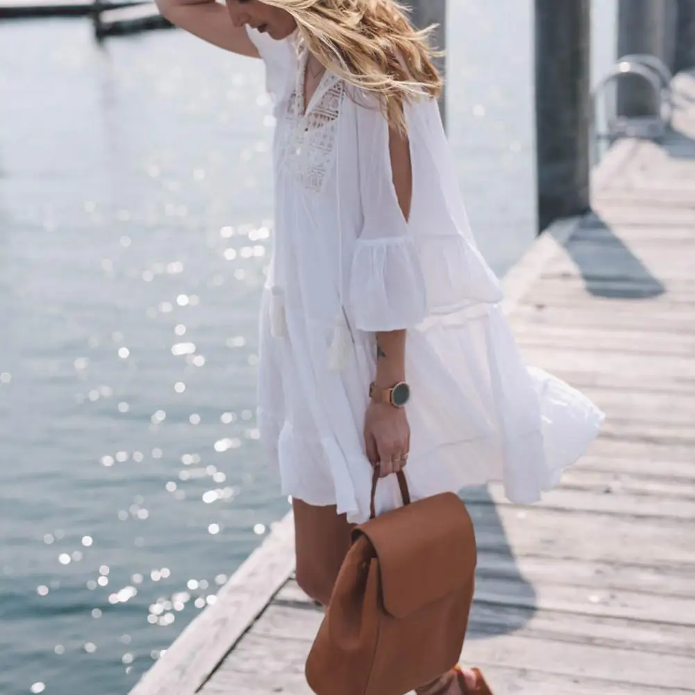 Женское ажурное мини-платье с кисточками однотонное свободное ТРАПЕЦИЕВИДНОЕ