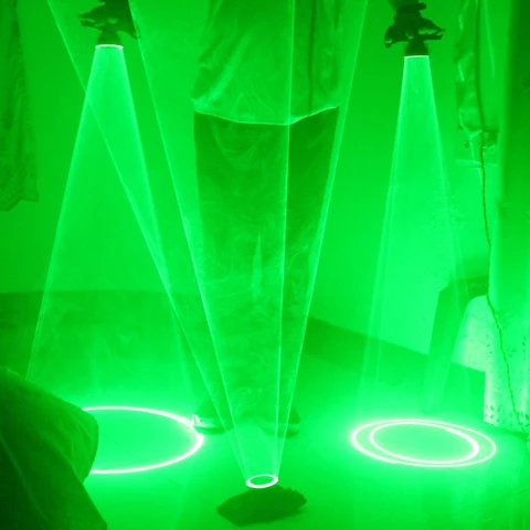 Вихревые красные и зеленые лазерные перчатки, лазерные танцевальные сценические перчатки большого луча, светодиодная вспышка, свет на пальцы, светящиеся принадлежности для танцевальных вечеринок