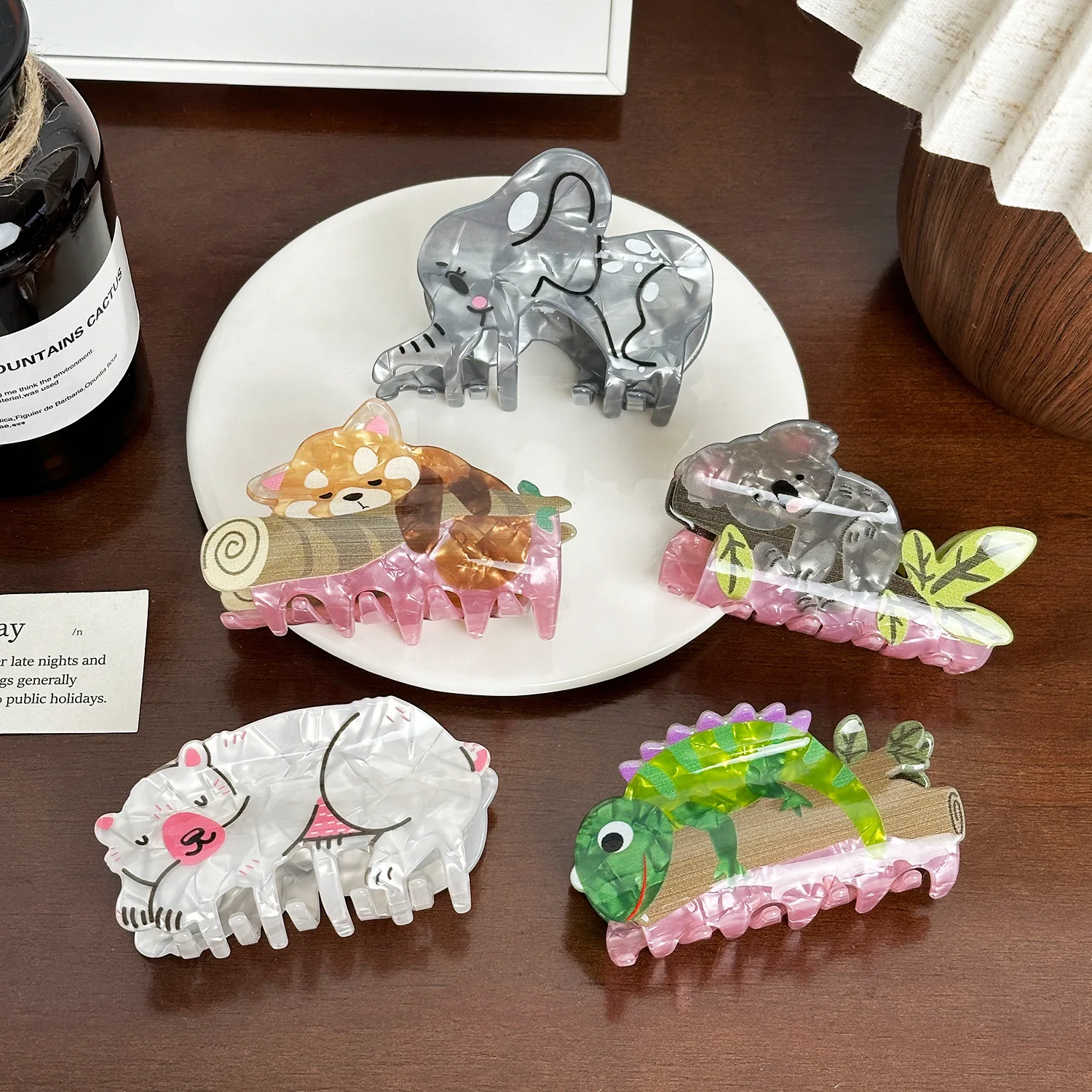 Фото Funny Acrylic Cartoon Animal Hairpin New Squirrel Loong Bear Shape Hair Clip Claw For Women Girls Fixed Of Hair Accessories №2
