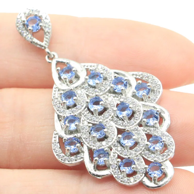 

Женский кулон из серебра 925 пробы, 6 г