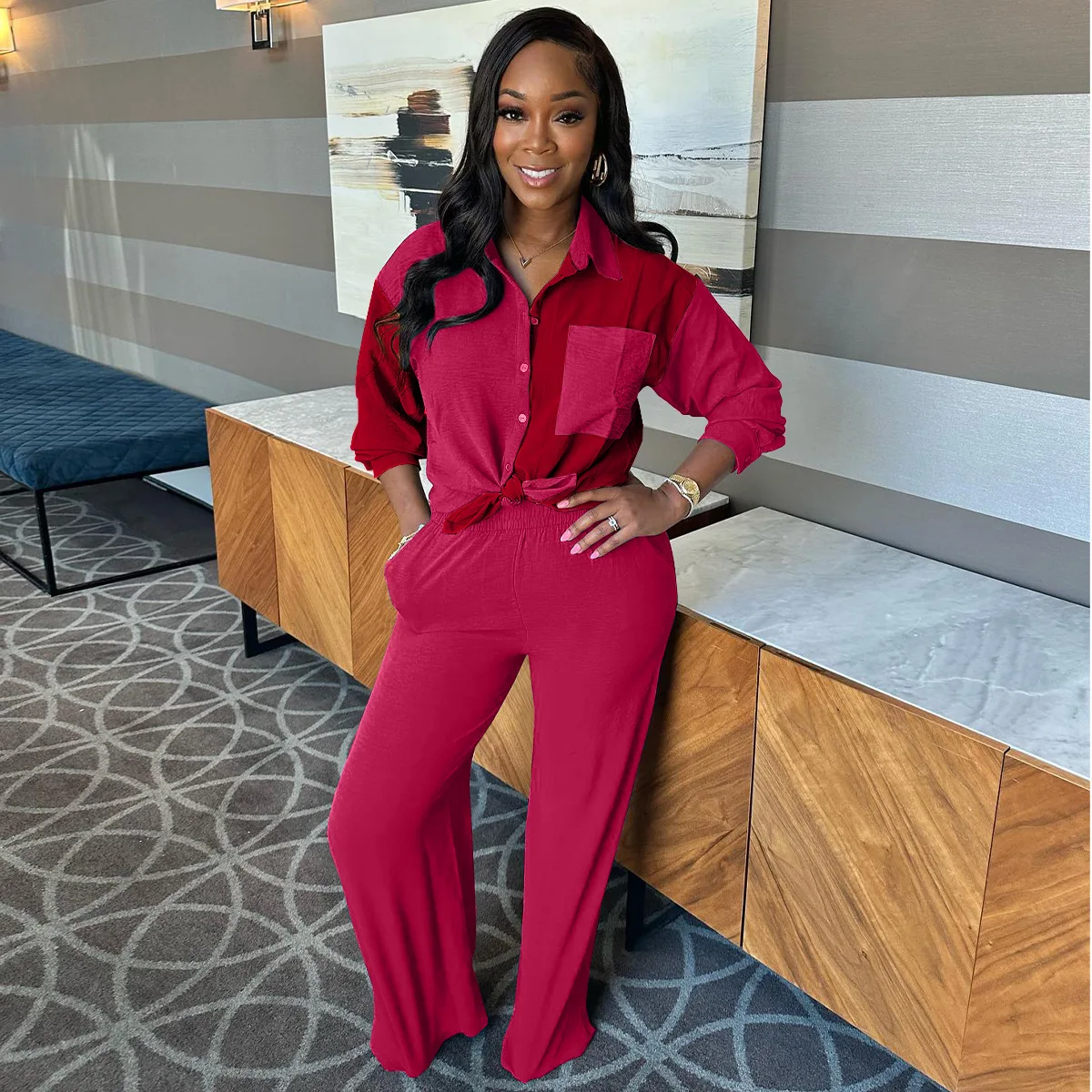 Костюм женский из блузки и брюк с длинным рукавом широкими штанинами