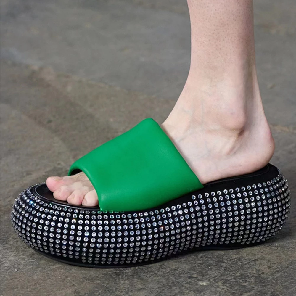 Summer Platform Women Slippers Chic Thick Bottom Beach Slides Crystal Platform Soft Slip On Casual Shoes Outdoor Flats Sandals