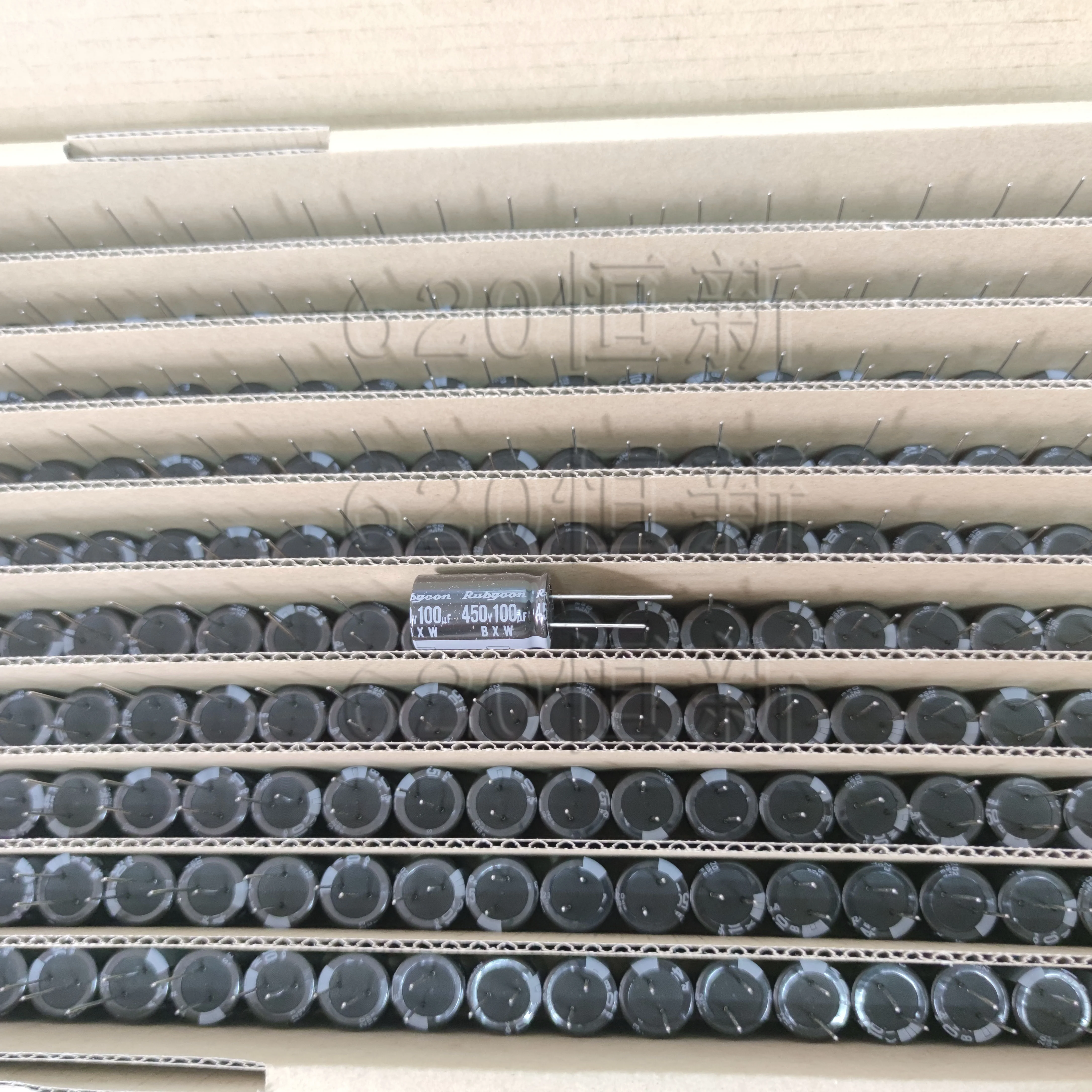 Оригинальные алюминиевые электролитические конденсаторы RUBYCON 450V100UF BXW 18X30