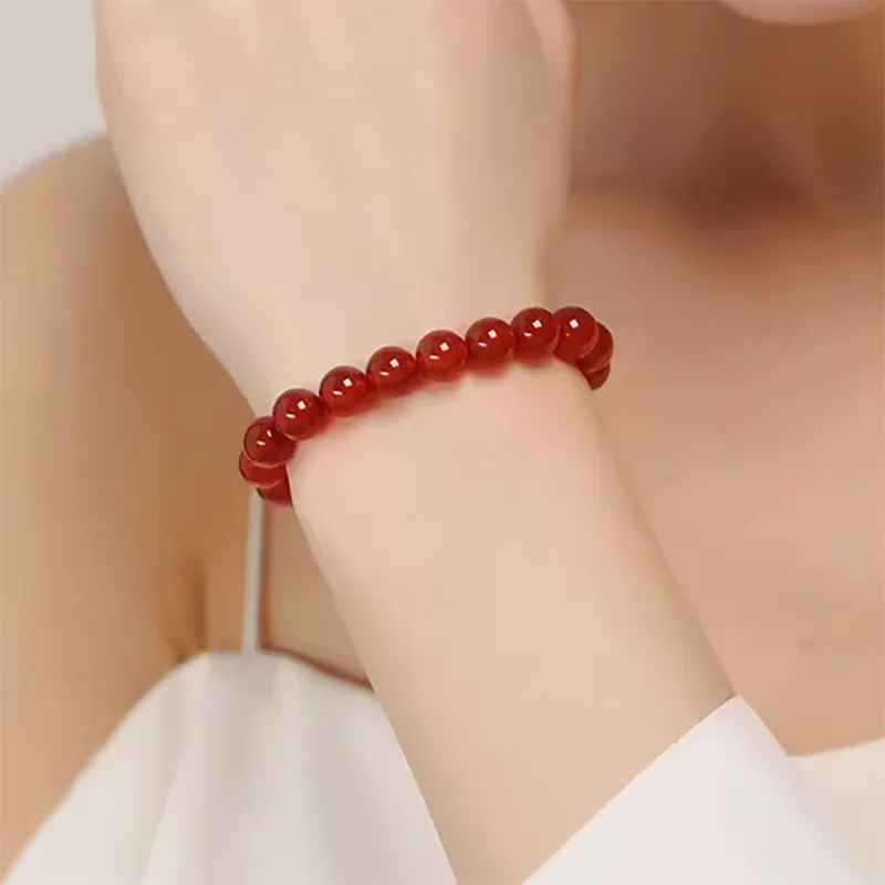 Женский браслет из бусин с натуральным рубином