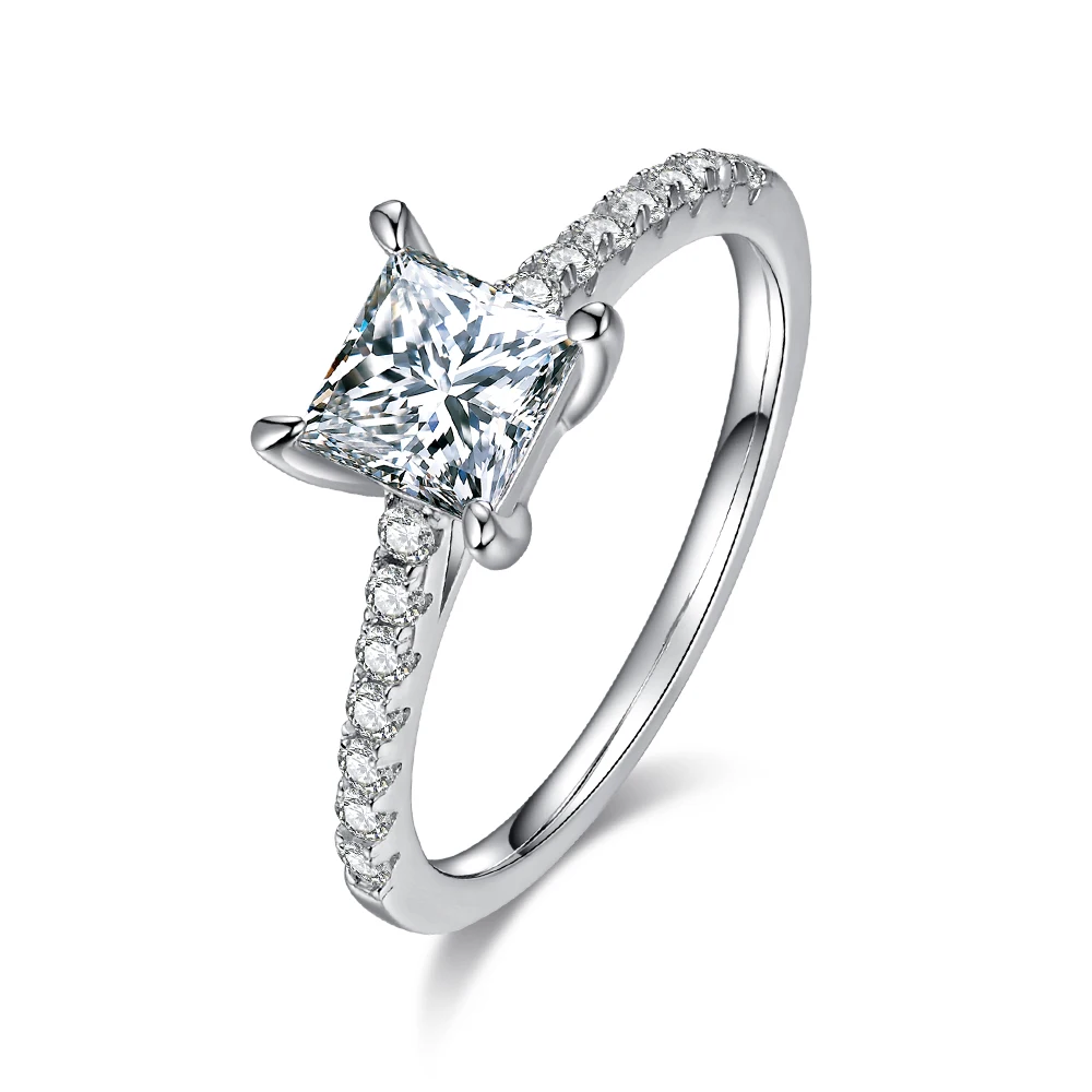 Кольцо женское из серебра 925 пробы с квадратным бриллиантом 1 карат