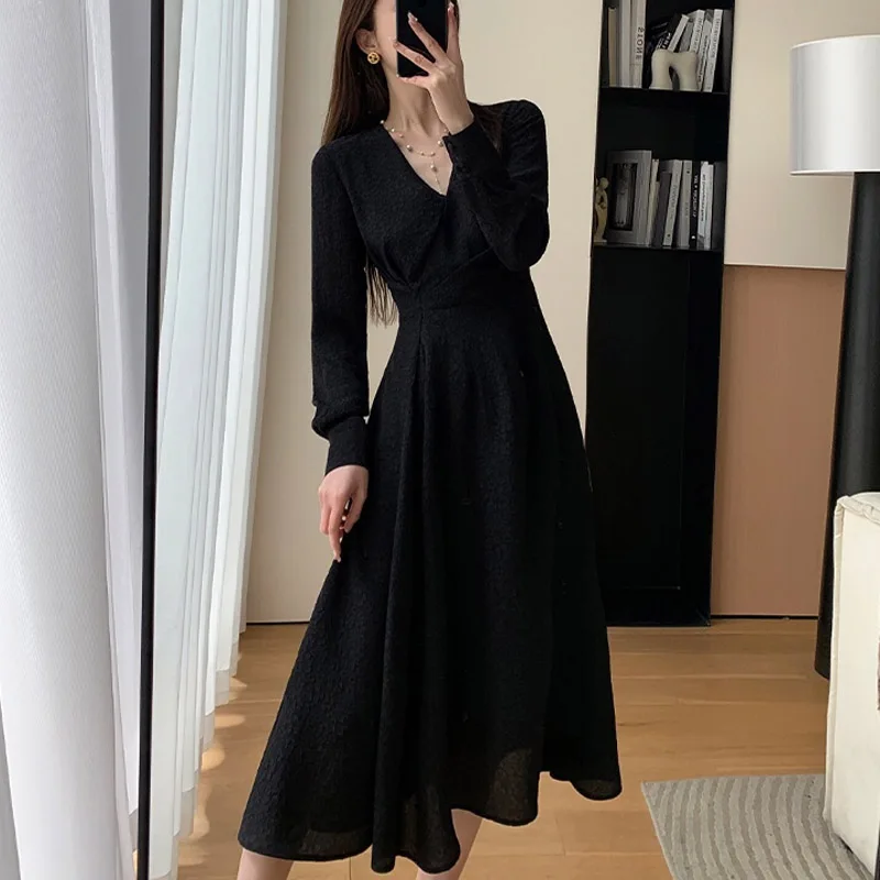 Женское осеннее жаккардовое платье с V-образным вырезом и длинным рукавом