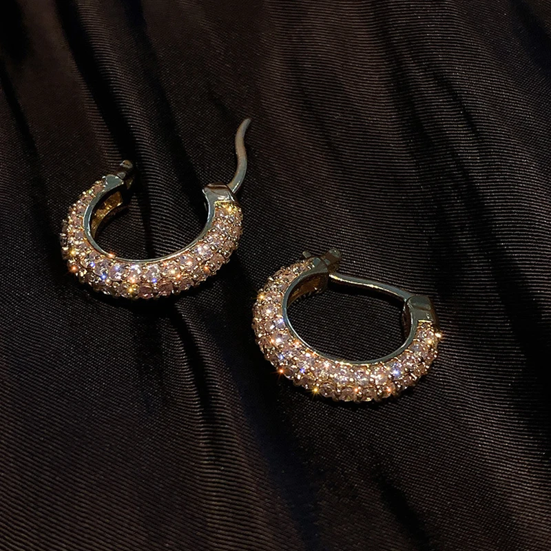 

Delicate Gold Color Baroque Crystal Hoop Earrings Shiny Geometric Rhinestone Circle Earrings for Women Statement Party Jewelry