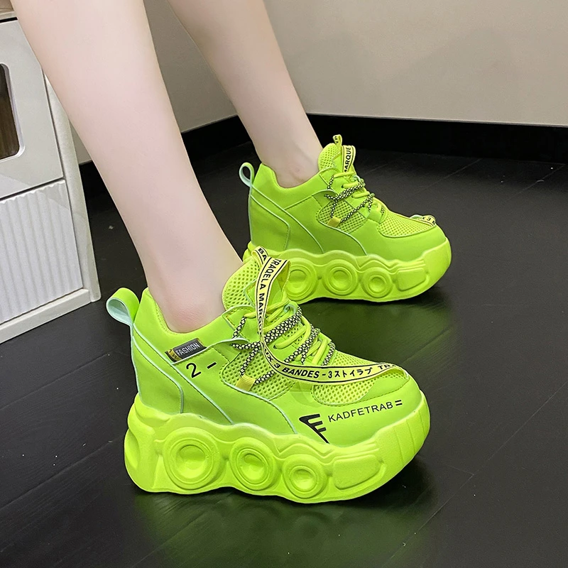 Женские сетчатые кроссовки дышащие на шнуровке массивная Вулканизированная