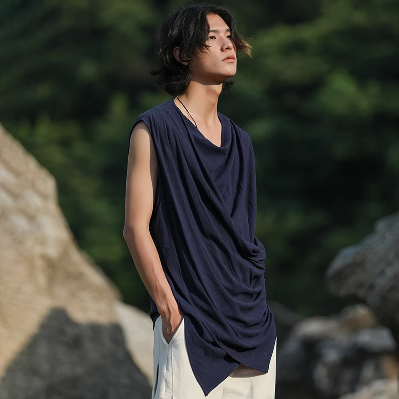 Рисунок 2 - Льняной жилет Tang в стиле ретро