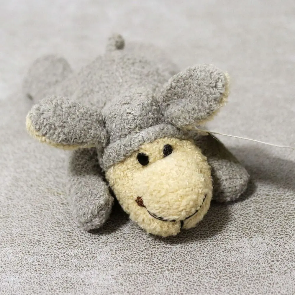 Плюшевый магнит на холодильник