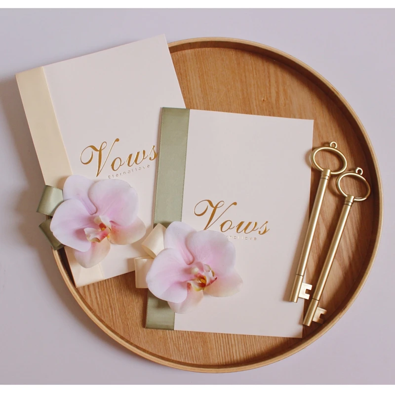 

Green Small Fresh Style Phalaenopsis Flower Design Bronzing Wedding Vow Books Bride Groom Oath Handwritten 14x20cm Vows Card