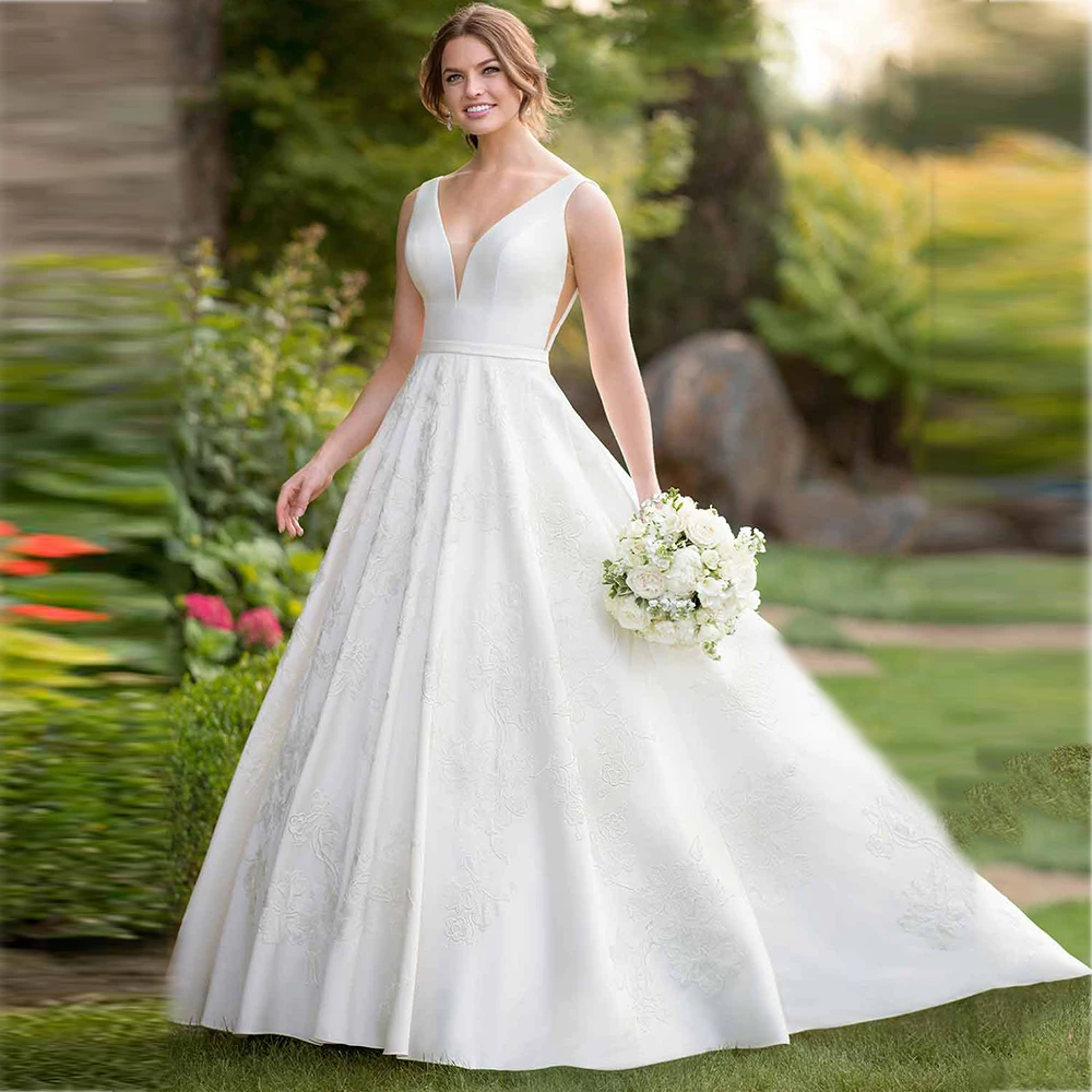 

Женское атласное платье с V-образным вырезом, без рукавов