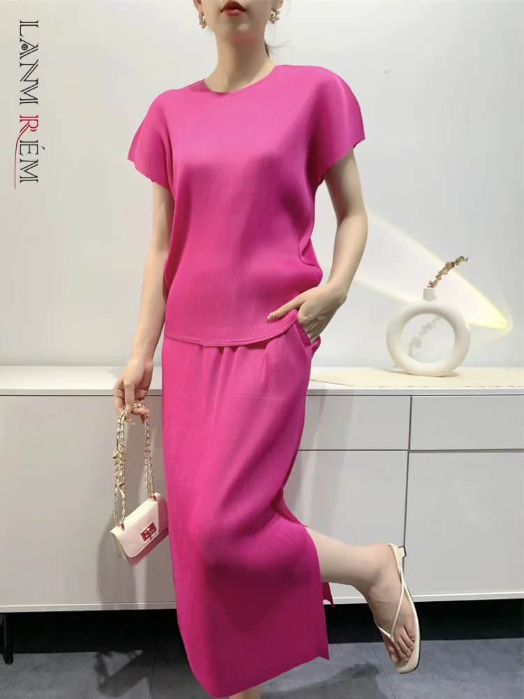 

LANMREM Casual Pleated 2 Pieces Set For Women Round Neck Short Sleeves Solid Tops High Waist Split Skirts 2023 New 2YA3301