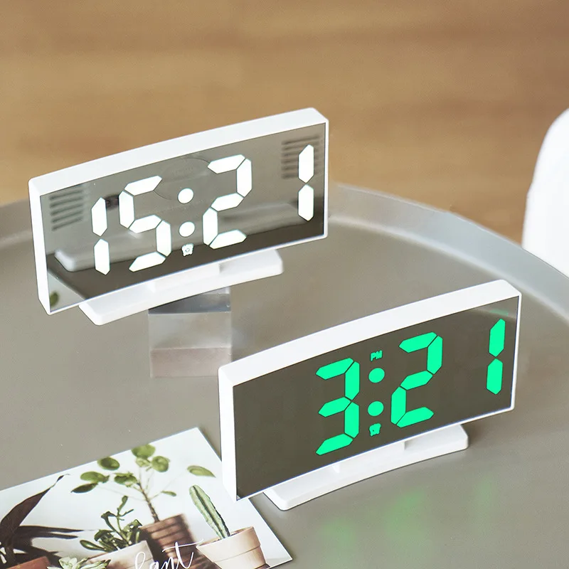 

Curved Mirror Alarm Clock Digital Temperature Date Snooze Night Mode Desk Table Clock Mode Switch Power-off Memory LED Clocks