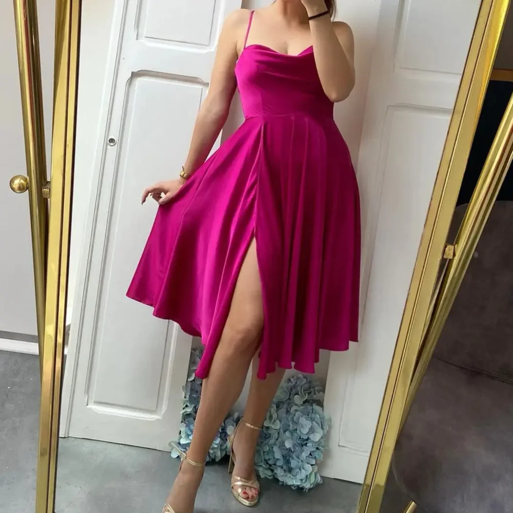 Пикантные Короткие атласные коктейльные платья цвета фуксии без рукавов на