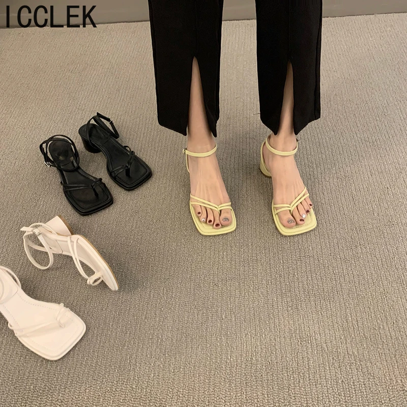 

2022 Summer Designer Women Sandal Fashion Woman Narrow Band Thick Heel Casual Ladies Outdoor Gladiator Sandalias Pumps